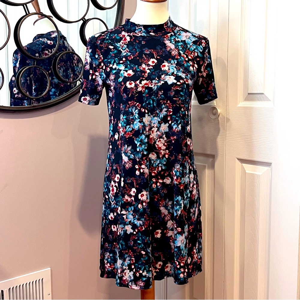 BCBG Floral Casual Dress (small)